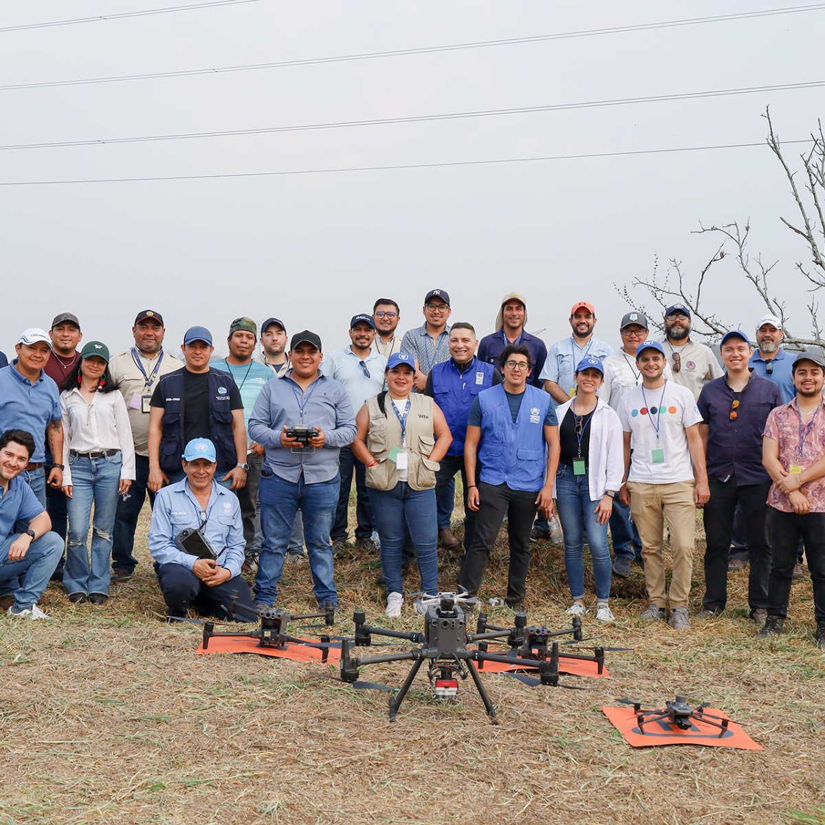 #Guatemala 🗺️ La fotogrametría con drones es clave en la respuesta humanitaria. En un taller liderado por @PNUDguatemala, OCHA y WFP, explican cómo expertos utilizan la fotogrametría—creación de mapas precisos a partir de fotos aéreas—para evaluar daños y planificar la respuesta.