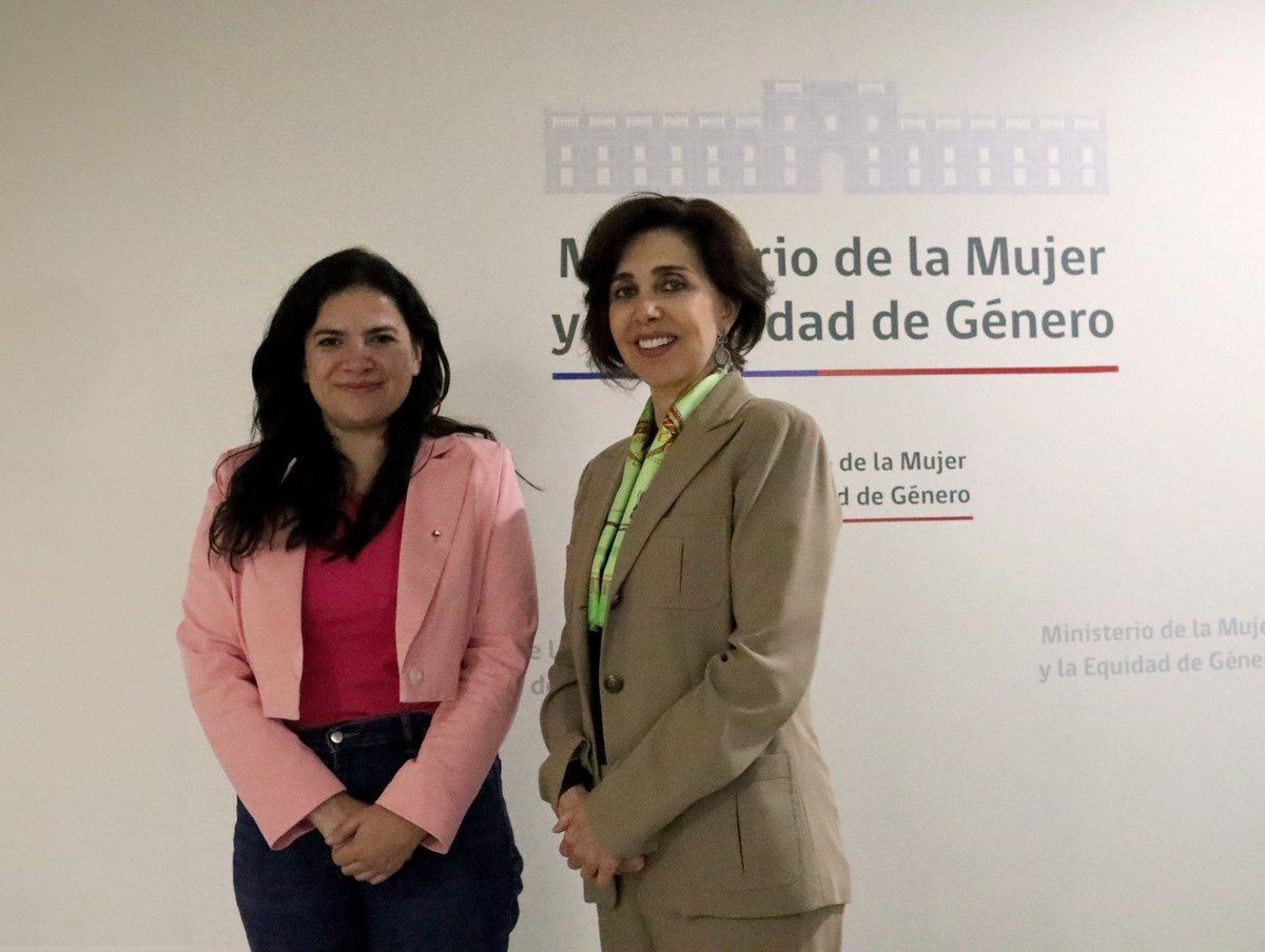 Ministra @totiorellanag se reúne con la embajadora de Perú, Silvia Alfaro 🇨🇱🇵🇪Para avanzar en el fortalecimiento de los derechos de mujeres en la región, ad portas de la IX Conferencia de los Estados Parte de la Convención Belém do Pará ➡️ donde Chile asumió la presidencia.