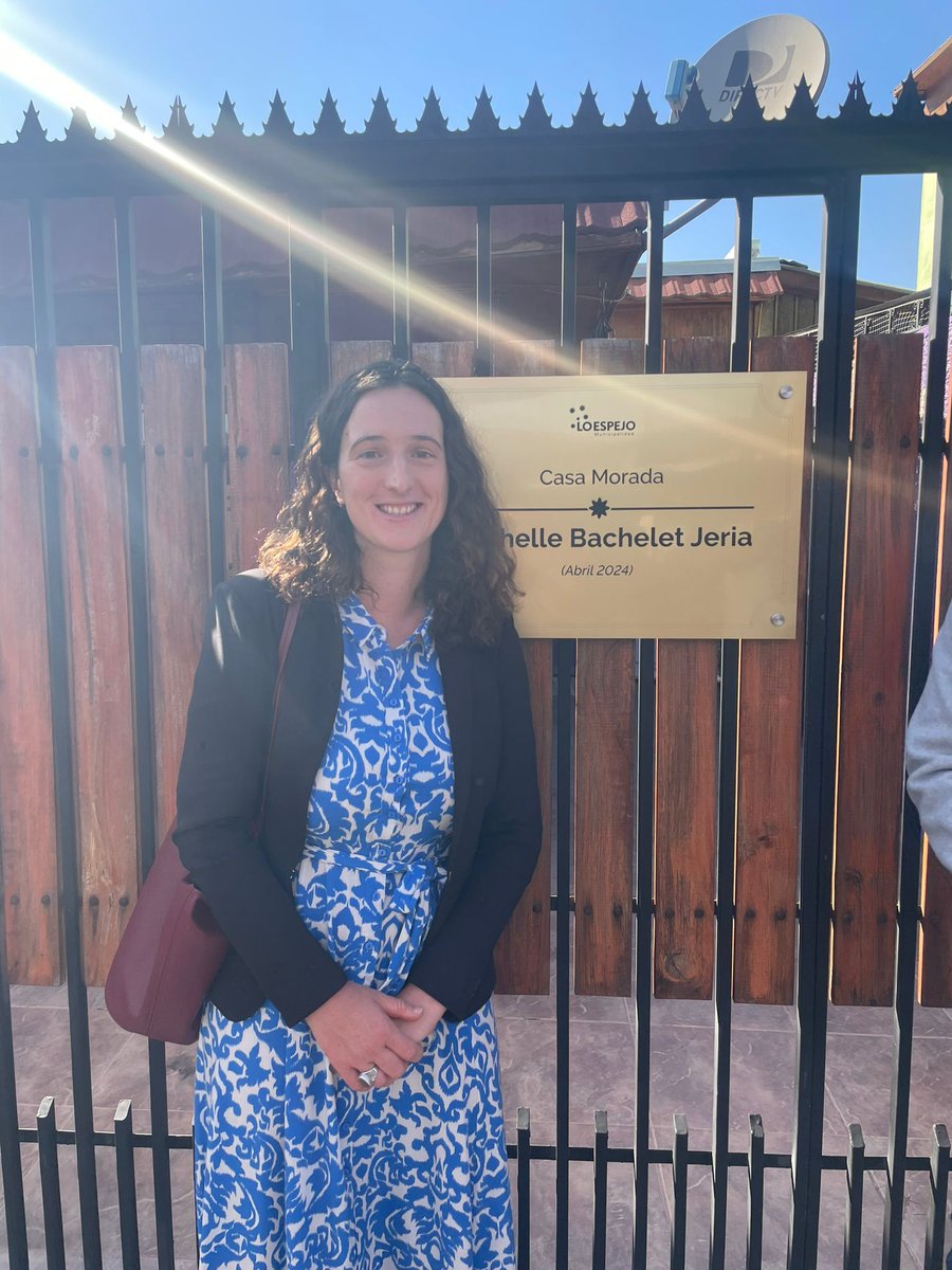 Comprometidos con los derechos de las ♀️ , la Embj. de🇫🇷en 🇨🇱asistió a la inauguración de la Casa Morada Michelle Bachelet Jeria, una instancia encabezada por la ex Pdta. y la alcaldesa de la @muniloespejo, @Javireyesj, para dar a conocer este espacio de encuentro y capacitación