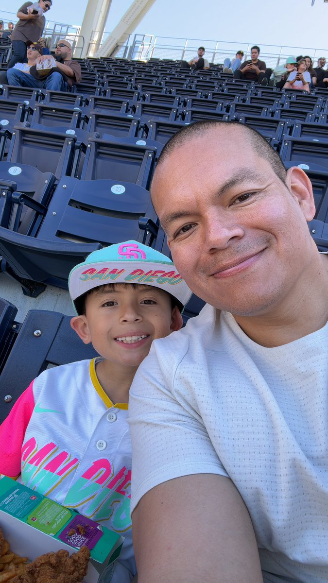 #ForTheFaithful emi and dad at our padres game! @Padres #gopadres