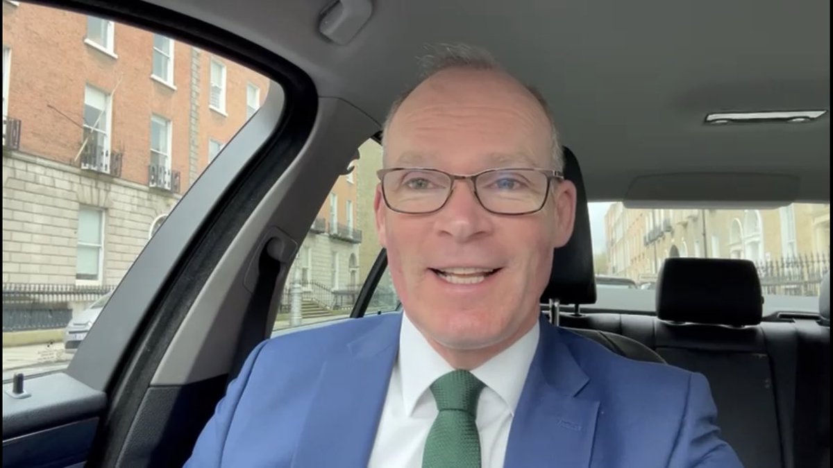 Proud night tonight - we awarded lifetime membership of the Branch to <a href="/McGuinnessEU/">Mairead McGuinness</a> <a href="/ColmMarkey/">Colm Markey</a> <a href="/FitzgeraldFrncs/">Frances Fitzgerald</a> <a href="/DeirdreCluneMEP/">Deirdre Clune</a> for their contribution to Ireland and to Europe.

A packed meeting also heard a tribute from <a href="/simoncoveney/">Simon Coveney</a> Thank you <a href="/EPP/">EPP</a> for hosting us.

🇪🇺🇮🇪