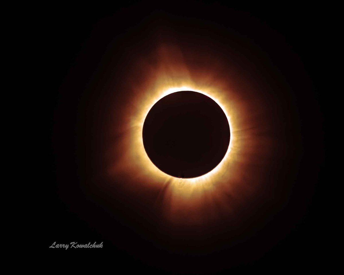 Totality this week in #ElginCounty It was amazing how the temp dropped when the sun was blocked, makes you think that the sun is the reason for the variances with climate. #EclipseSolar2024 #SolarEclipse2024 #NatureLover #NaturePhotography #ThamesCentrePhotographer #OntarioCanada