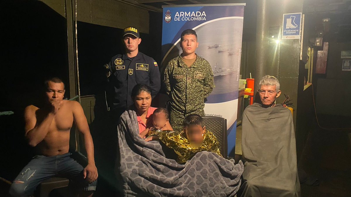 #EsNoticia 🚨 Rescatamos a cinco personas, entre ellas dos menores de edad, quienes naufragaron en aguas del río #Guaviare en el sector conocido como El Coco en Inírida - #Guainía.

Leer más ⬇️
bit.ly/43SqYze

#ProtegemosLaVida 🛟