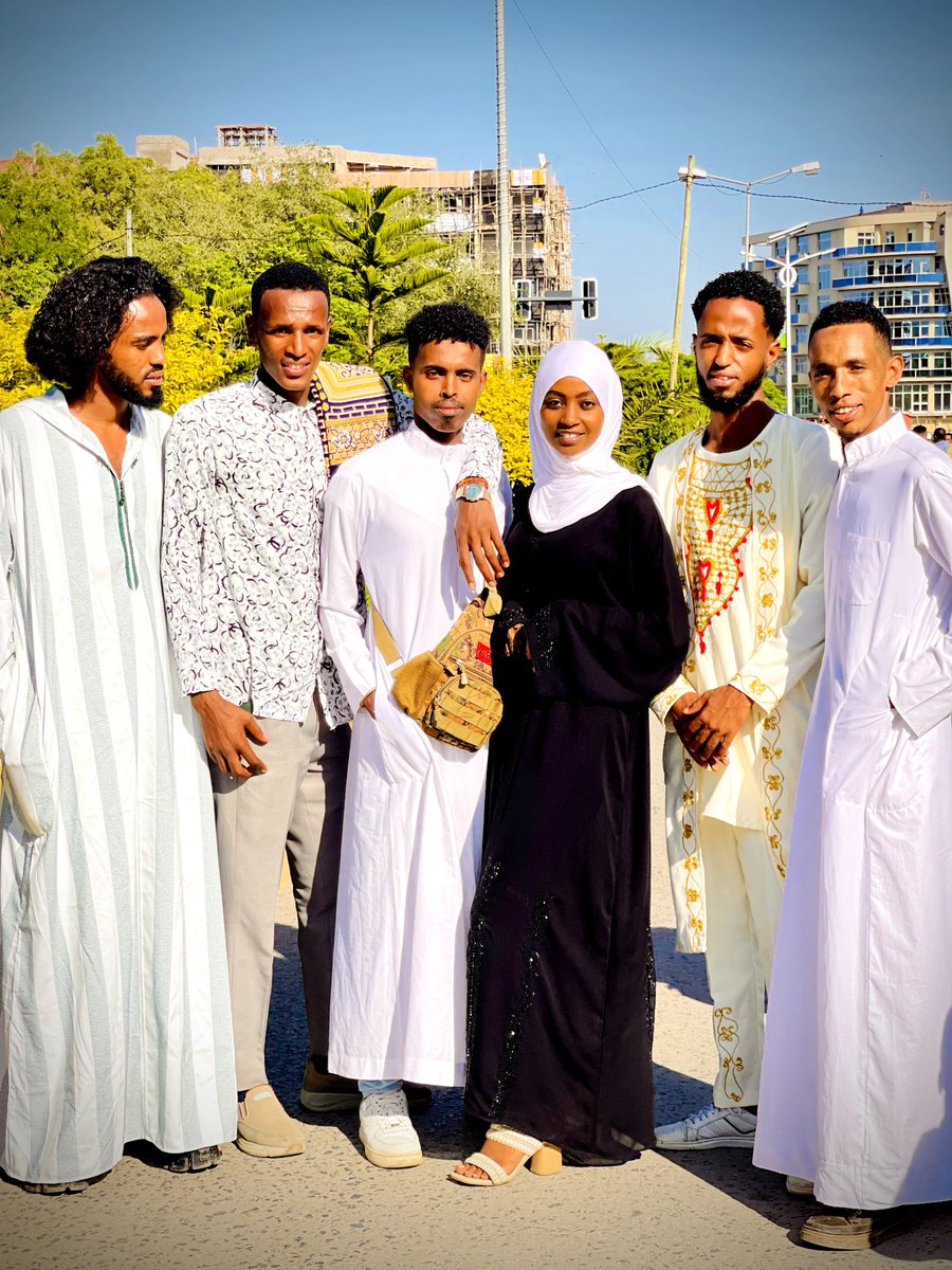 EID MUBAREK IKWAANII ‼️❤️🌹🙏

Baga geeysan baga geenye
"EID MUBAARAK !"Jennee
Warra baranaa kan bara hegeree 
Nuhaa godhu umrii nuuf kennee
Baga #EidAlFitr 1445 / 2024 
Baranaa nagayaan geenye ‼️❤️🌹🙏

💎 #eidmubarak 💥