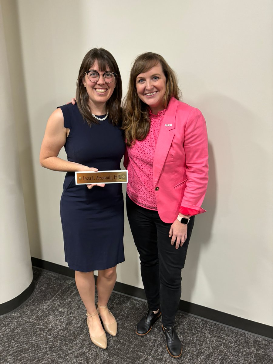 Congratulations to Dr. Tessa Arsenault on the successful defense of her dissertation! It has been an absolute honor to mentor Tessa over the last 4 years, and I can't wait to see her as an Assistant Professor in the fall! @ArsenaultTessa @utexascoe