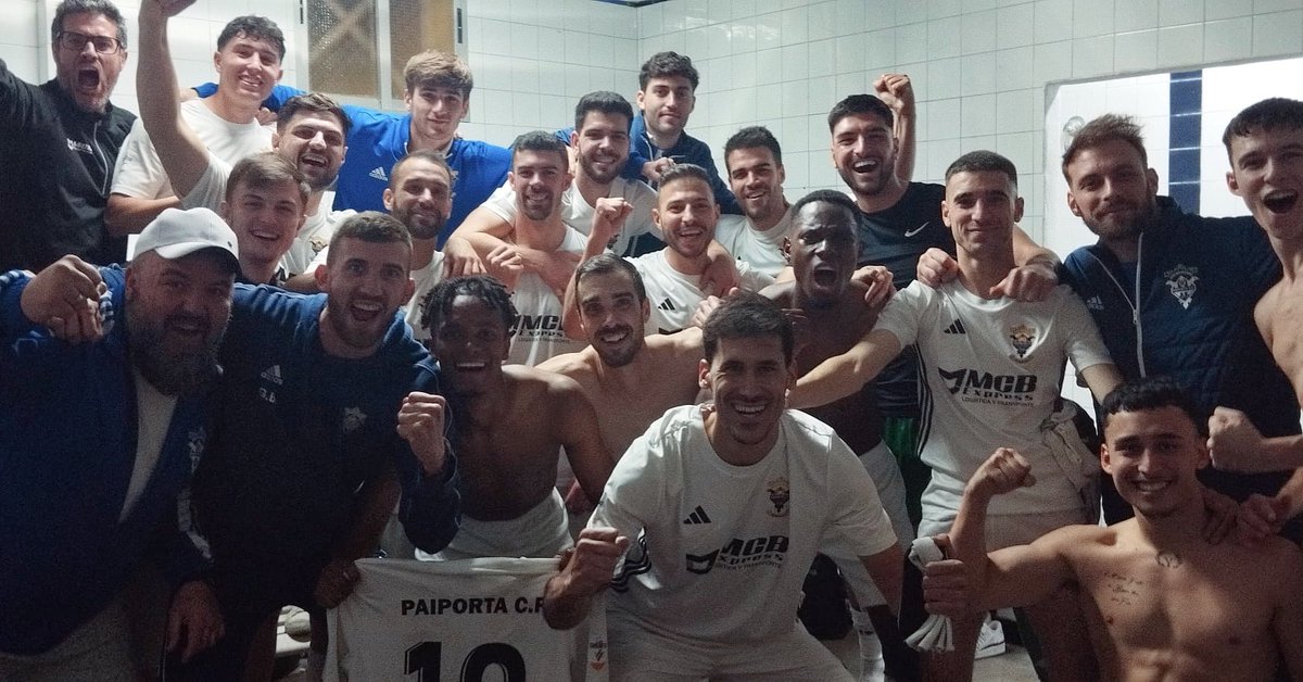 PaiportaCF1922's tweet photo. Víctoria Brutal frente a todo un señor equipo como el Manises , se vivió un auténtico partidazo entre 2 equipazos, 2 grandes entrenadores y 2 clubes históricos. @Ajunt_Paiporta @yosoynoticia_ @GolsmediaCVal @TotEsport914 @Radioesport914 @PorlaescuadraCV https://t.co/3noOYE5DW1