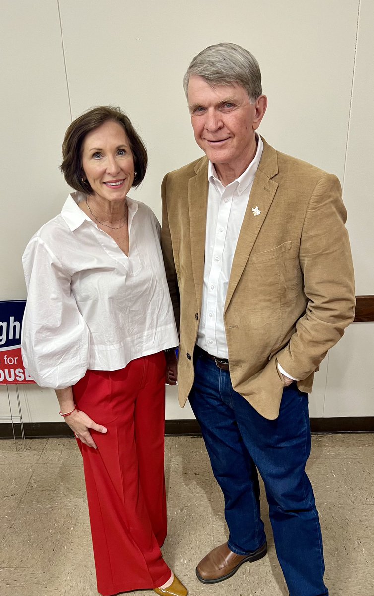 I enjoyed speaking at the Republican Women of Yoakum Area with @LoisKolkhorst today! Anytime I get an opportunity to gather with fellow Patriots, it makes my day! #HD44 #txlege