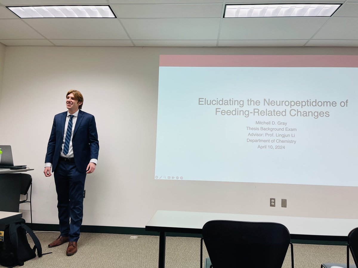 Congrats to our very own Mitch Gray for successfully passing his @UWMadisonChem Thesis Background Exam this afternoon 🥳🥳 We can't wait to see his work with our lovely crustacean model 🦀🦀🦀 in the years to come!