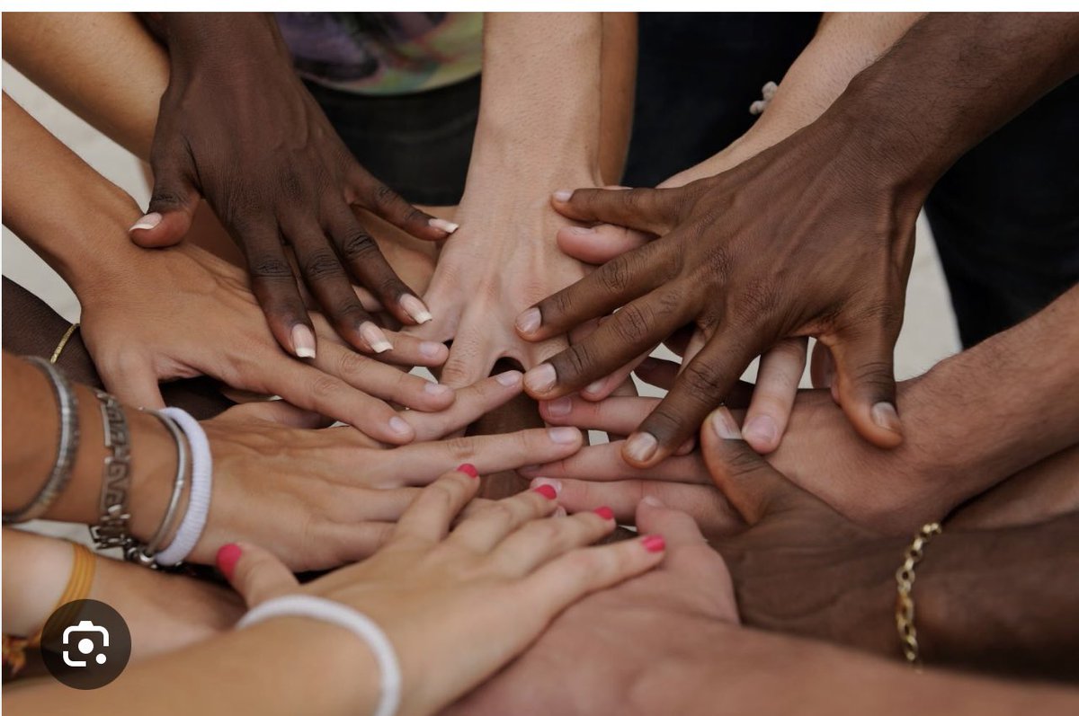 Siamo tutti uguali con gli stessi diritti ……
Stop al razzismo 
#oriele