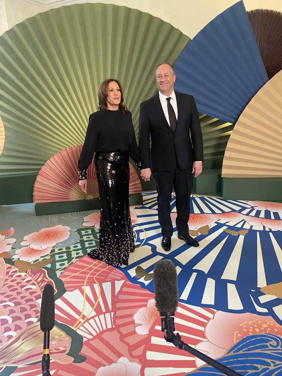 .⁦@VP⁩ and ⁦@SecondGentleman⁩ arrive for the state dinner at the White House.