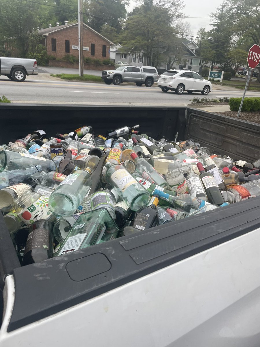 shmirtzevilinc's tweet image. Cuzzo just like me forreal #opencontainer