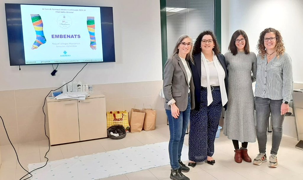 #cursmedicinatreball El passat dia 9 d'abril, a la <a href="/FilialVOR/">Filial Vallès Oriental</a>, varen tenir lloc els tallers pràctics de sutures i embenats, a càrrec de la Dra. Samaniego i la Dra. Villegas, de la Mútua <a href="/Asepeyo/">Asepeyo</a>. Agraïm la participació de <a href="/Xarku10/">Xarku-10</a> pel material emprat pel taller de sutures.