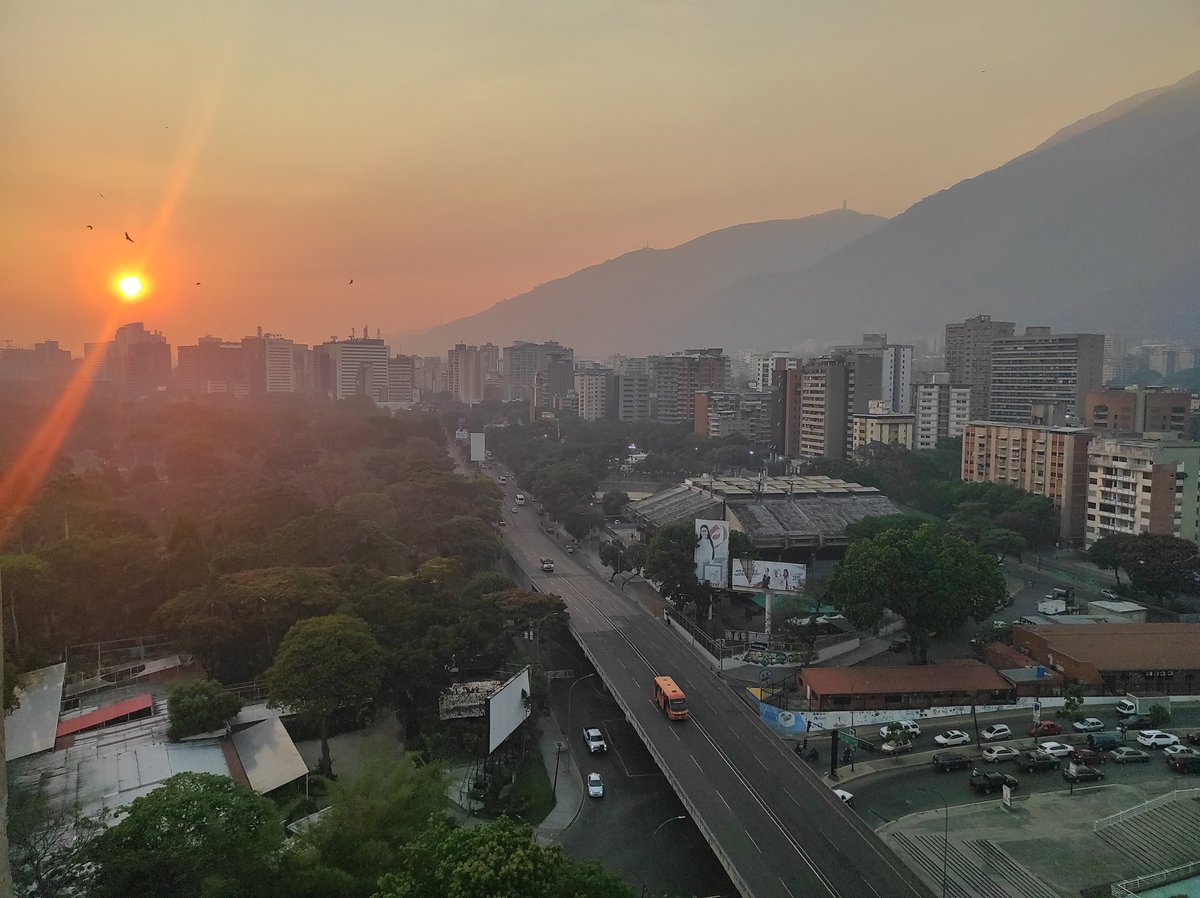 #Atardecer #Caracas #Venezuela 🇻🇪🙏