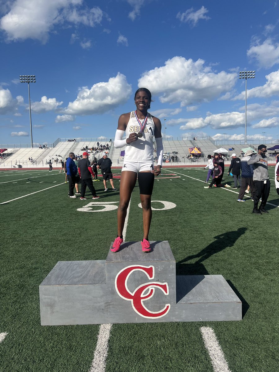 Area Champion and Regional Qualifier Daisha Shular @Daishashular 100m @SeguinHSTx @SeguinISD