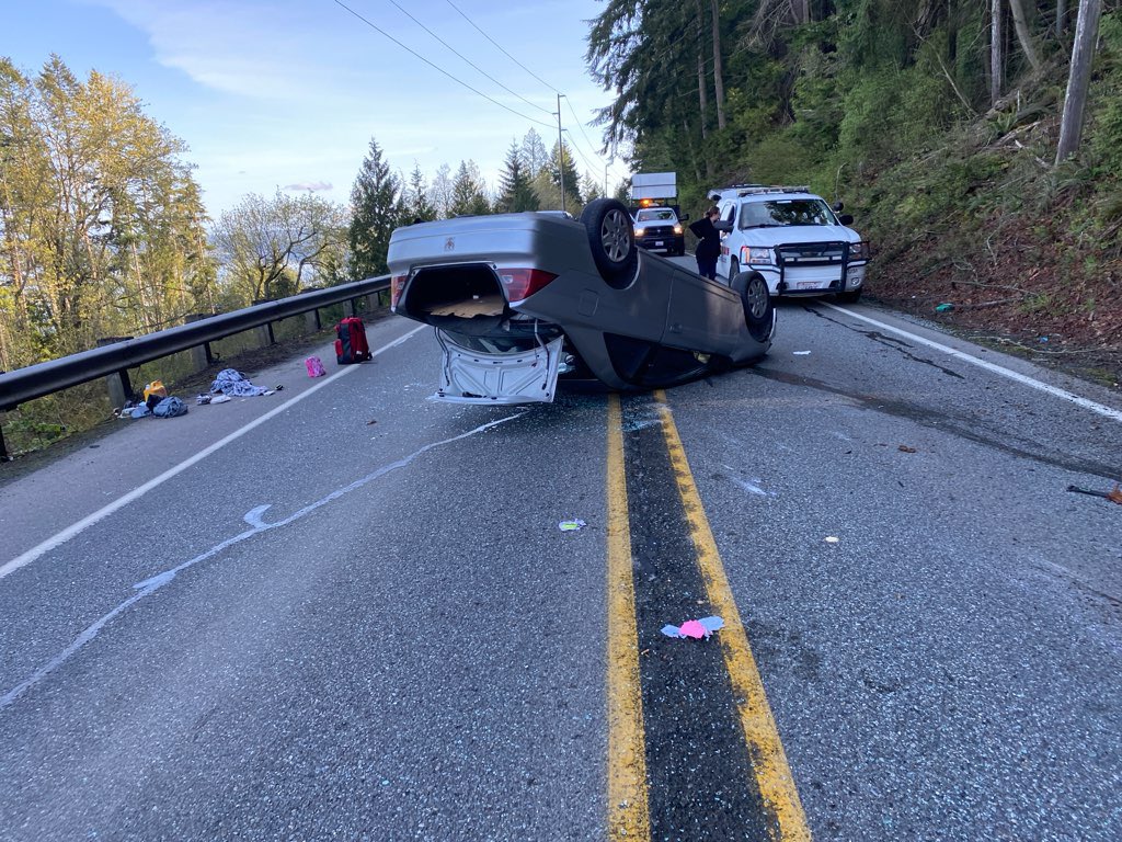 #JeffersonCounty: SR 20 at Eaglemount was closed for approximately 2 hours for a vehicle that had rolled on its top. 

The driver was arrested for suspicion of DUI. Unfortunately there was also a small child in the vehicle, but thankfully she was uninjured in the crash.