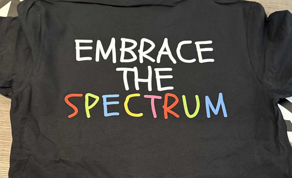 LarynBNelson's tweet photo. @LFLions we are making the pledge of Acceptance and understanding! Celebrating #AutismAcceptanceMonth #EmbraceTheSpectrum. @FultonCoSchools https://t.co/DKOSGdvyBE
