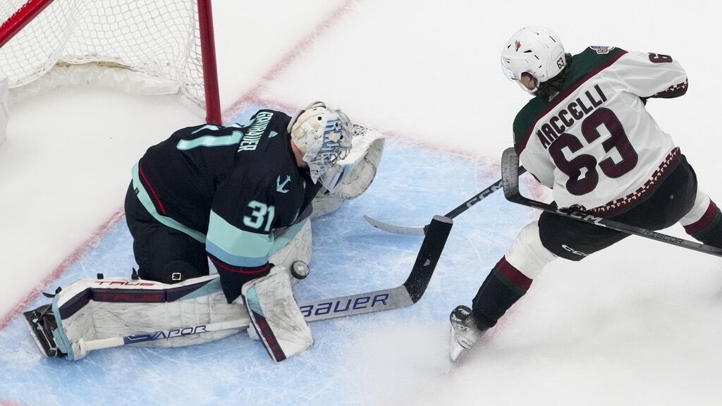 🚨New blog post🚨 Recapping Kraken-Coyotes, where Seattle won for the 5th time in 7 games as Philipp Grubauer recorded a shutout in goal fiveminutefighting.blogspot.com/2024/04/grubau…