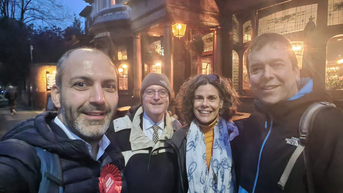 Great to talk to residents in Walpole ward in Ealing tonight, lots of support for @UKLabour Greater London Assembly candidate @BassamMahfouz and for mayor @SadiqKhan Nice pint in the Forester pub afterwards!