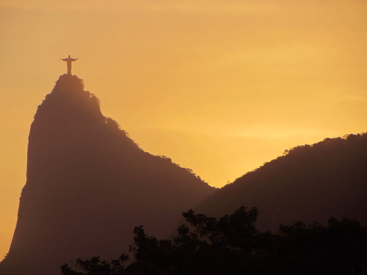 Lord #JesusChrist,
meek & humble of heart,
you offer to those who follow you
a yoke that is good to bear,
a burden that is light.
Accept, we beg you,
our #prayer & work of this day,
& grant us the rest we need
that we may be ever more willing to serve you.

#Compline #NightPrayer