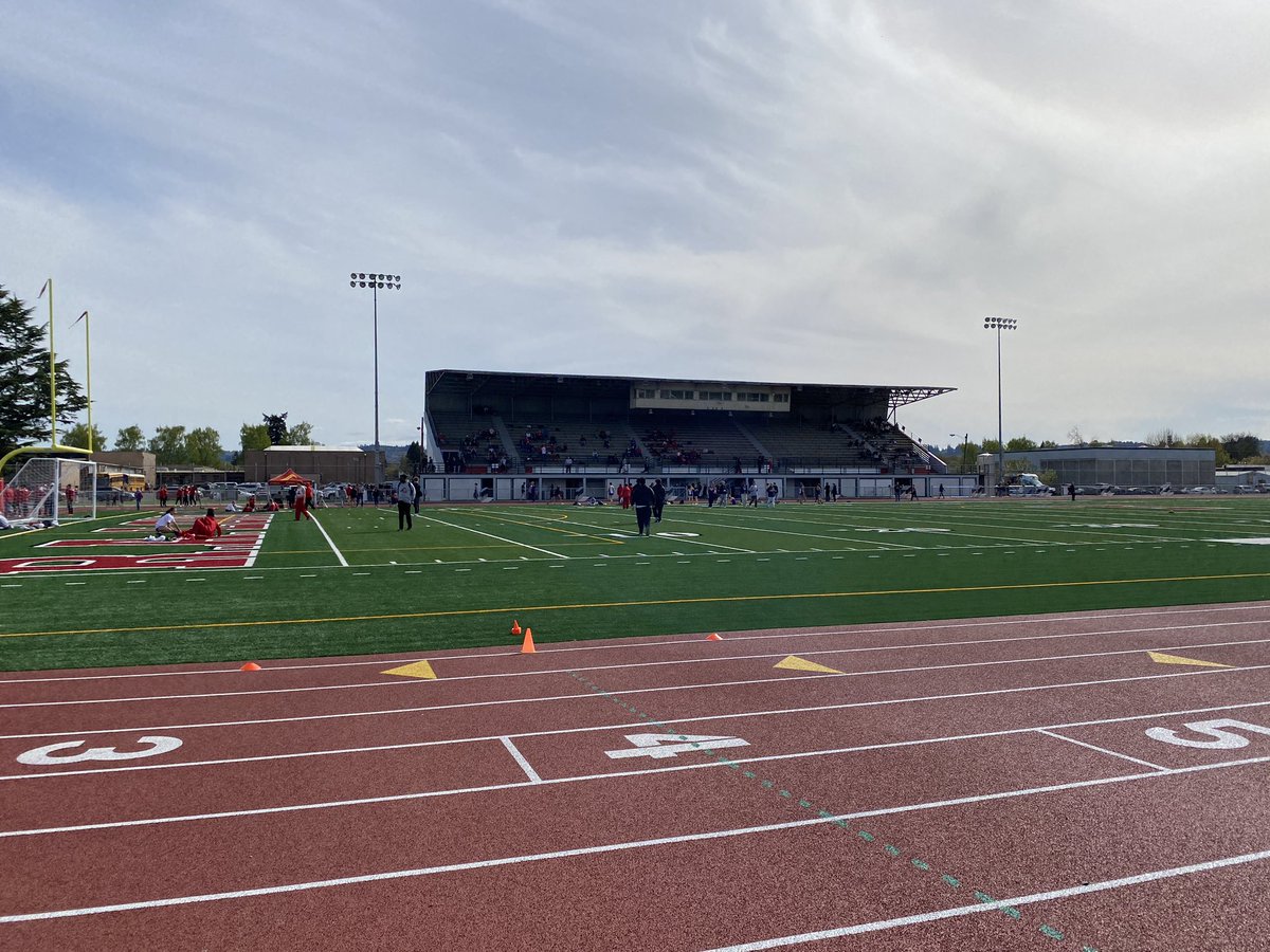 What a beautiful day for a track meet! 

☀️🌞

Here in Longview with RA Long, Fort, Toledo and Castle Rock.