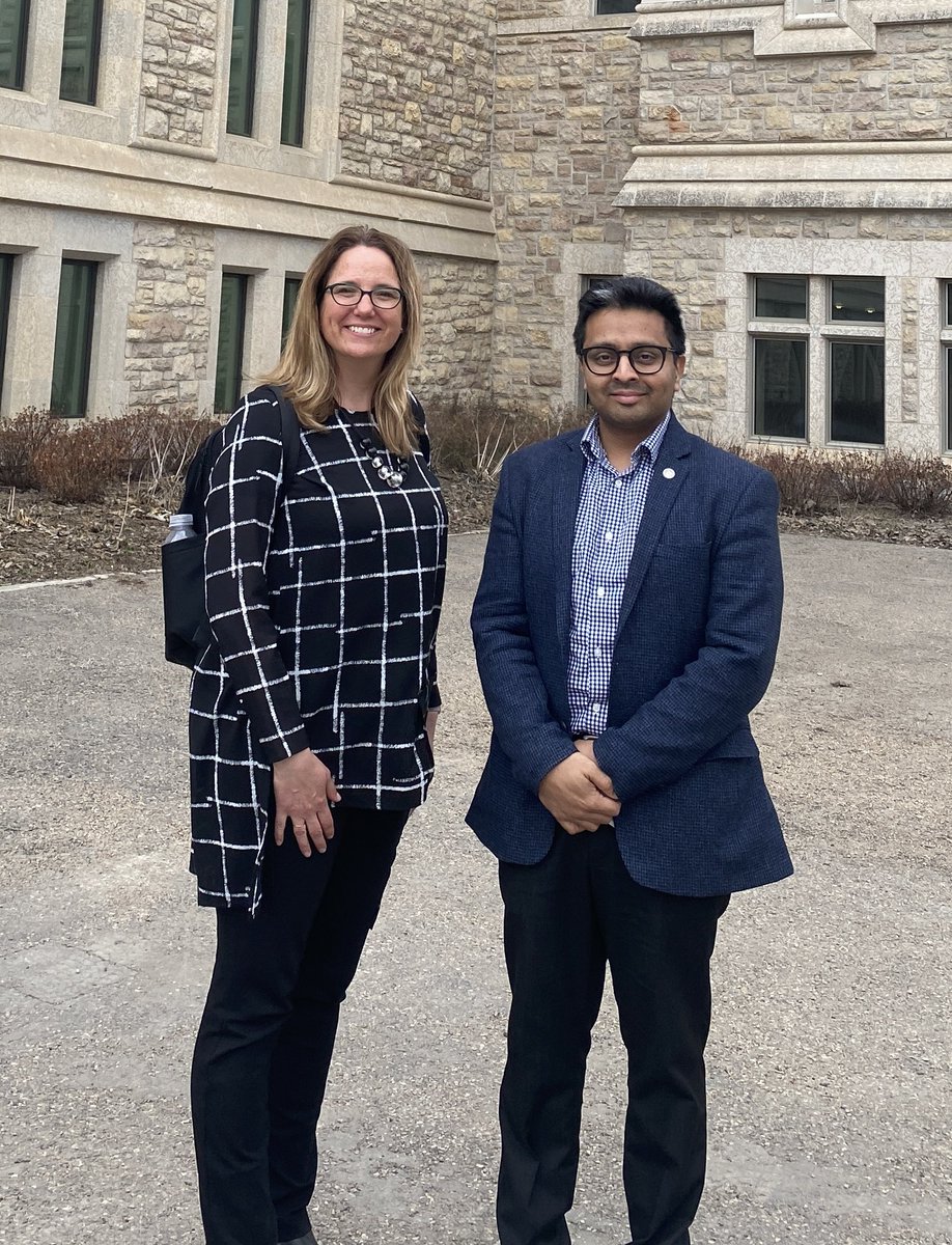 Delighted to host Dr. Stephanie DeWitte-Orr from @Laurier for an exciting seminar on dsRNA signaling and translational application for therapies. What a week, and it’s only Wednesday! #LZCI @VIDOInterVac @USaskResearch