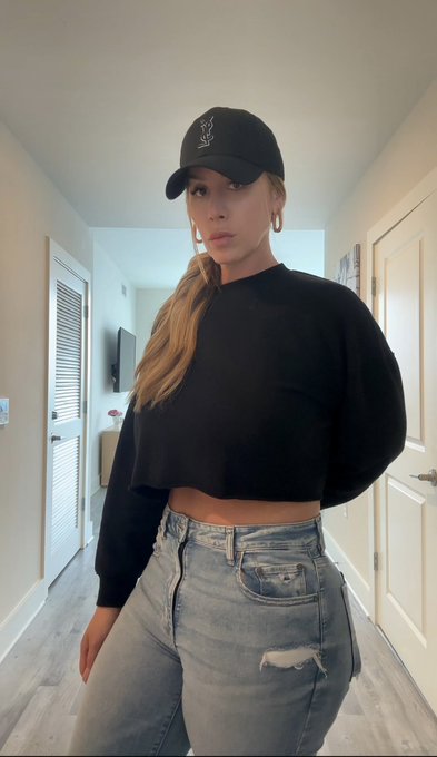 Fixing dirty hair days 💁🏼&zwj;♀️ https://t.co/eP9XAKlTzo