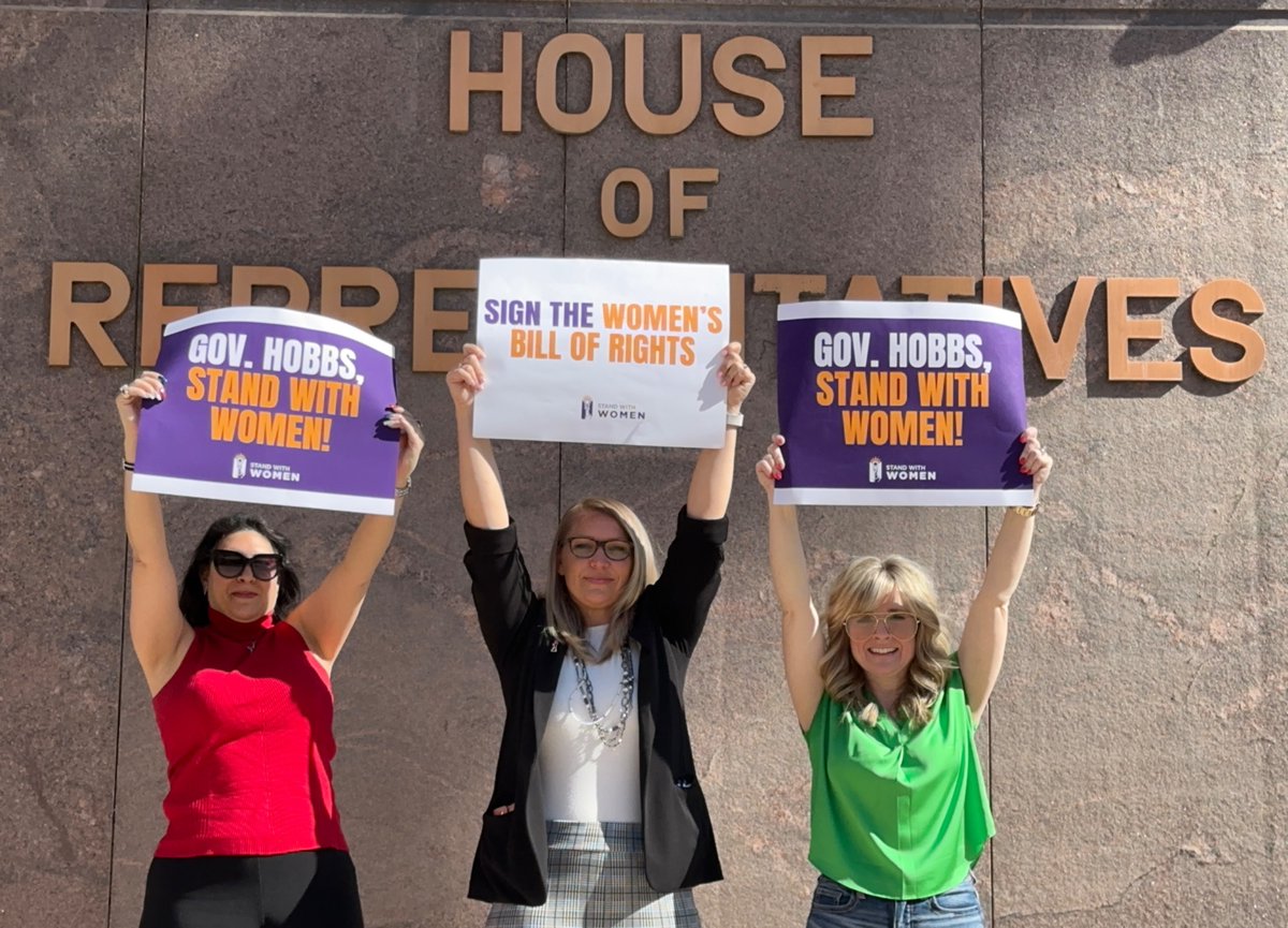 Our IWN Arizona Chapters are calling on @GovernorHobbs to stand with women & sign the AZ #WomensBillofRights into law. 🚺💪 Join them in the fight 👇
@christy_narsi @PMom007 @SamiKeddington
 iwnetwork.com/actions/govern…