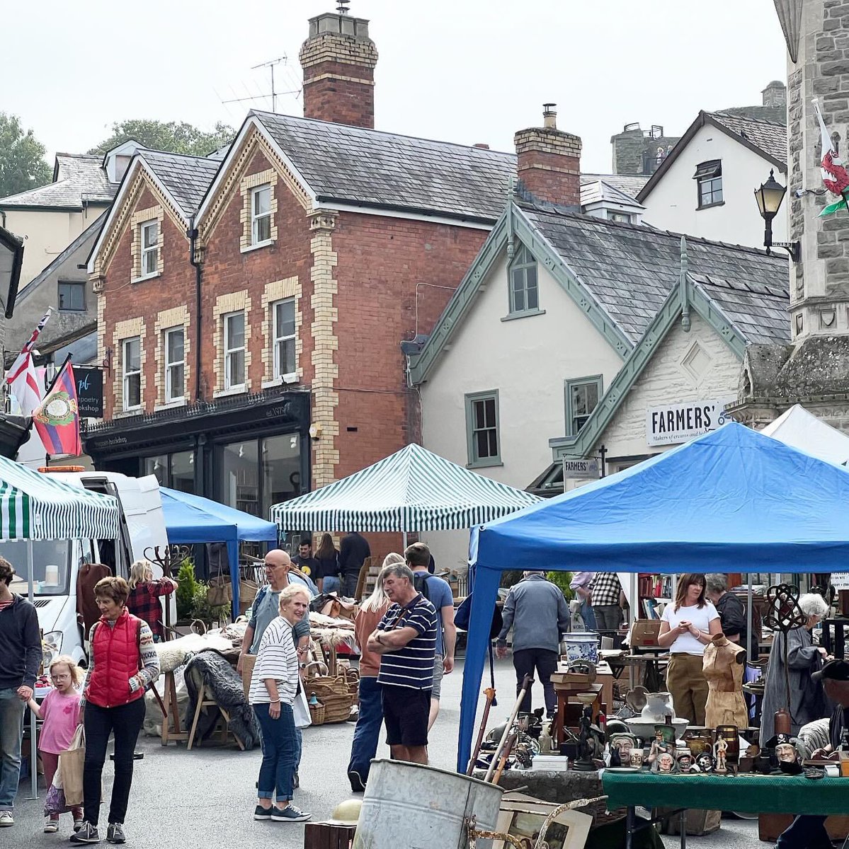 It’s Thursday It’s Market Day in Hay-on-Wye.#ShopLocal #EatLocal #HayOnWye