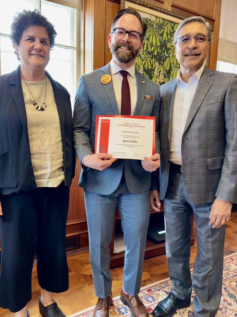Today @mcgillu officially awarded me the Changemaker Prize for my “highly understandable and nuanced commentary…on the causes and effects of the unprecedented strike action over the past year in various sectors… 1/
