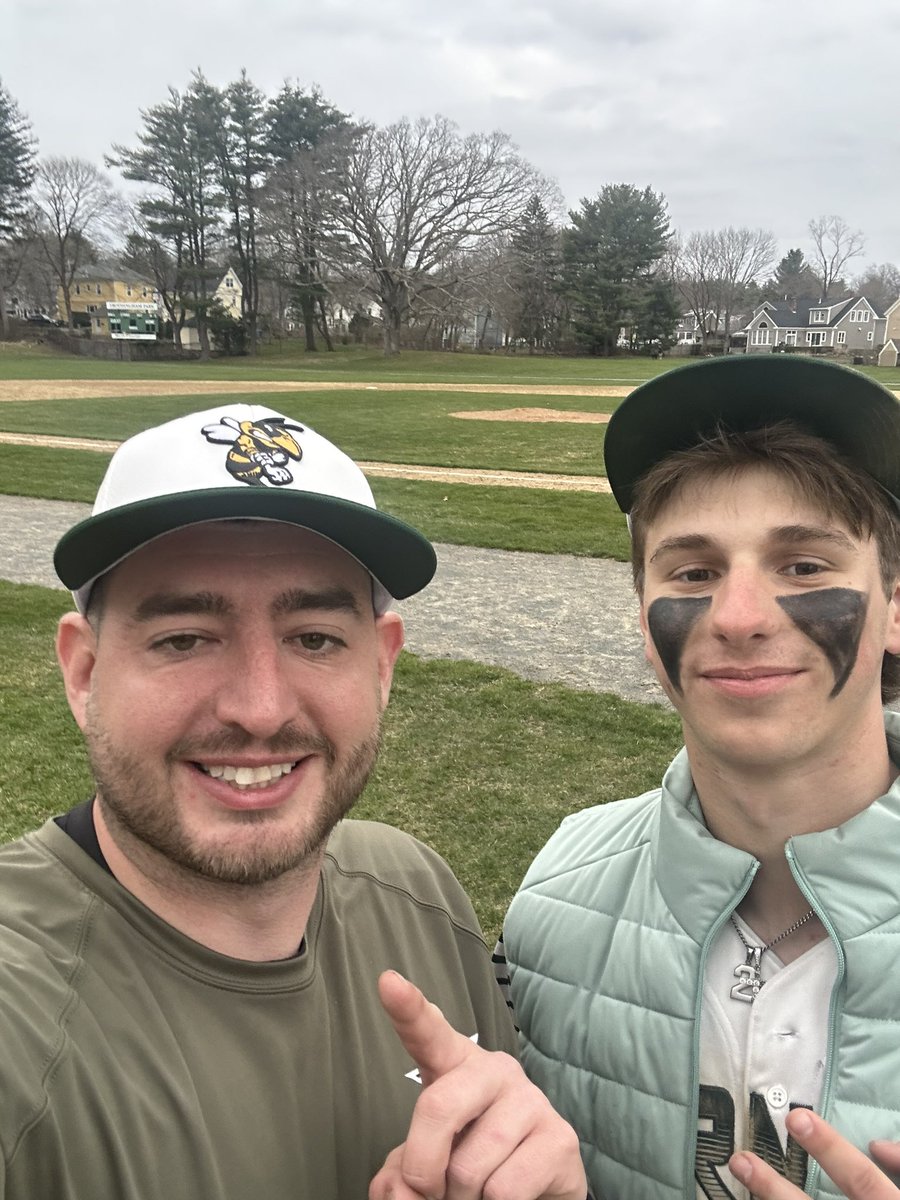 Mansfield with a 10-1 win over OA!!

Maydak- 3H 2-2B 3RBI
Sigman- 2 1B

Hits from Bolduc, Decelles, and Saraiva 

Matty ICE 1B, RBI

Curtis dominant on the mound 6ip 5H 12k 0ER

#johnsonjacket to our captain <a href="/deshiromatt/">Matt DeShiro</a> for finding his groove at the plate 2H 2RBI!! 🐝 ⚾️