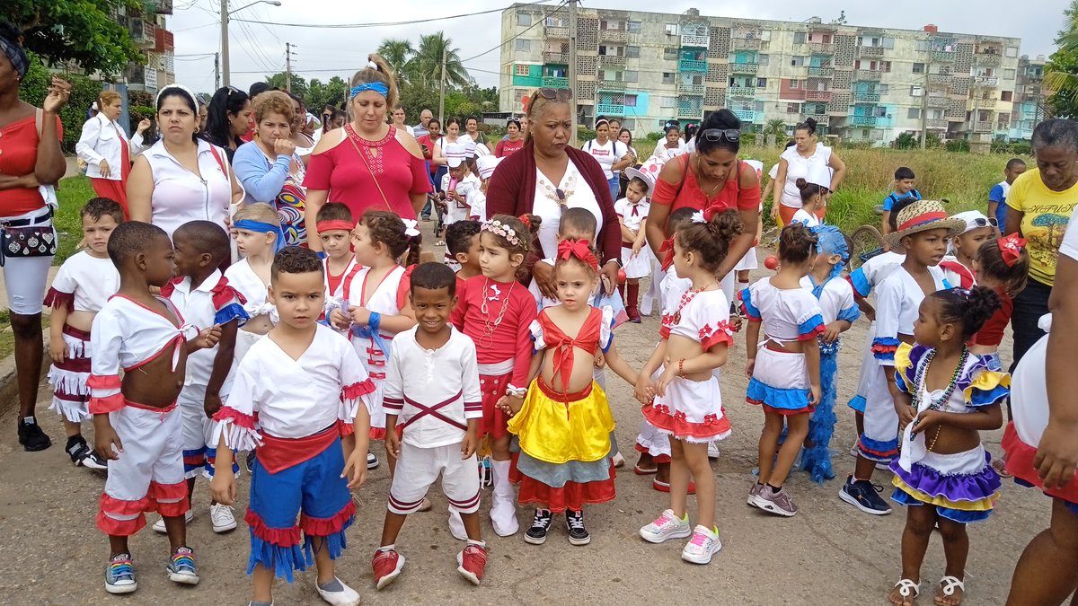 🎯Nuestros niños con su eterna ingenuidad no sólo son la 'esperanza del mundo' sino ese motor que nos impulsa a ser mejores cada día... Hoy Cuba celebra el Aniversario 63 de la creación de los Círculos Infantiles... #DeZurdaTeam @DeZurdaTeam_