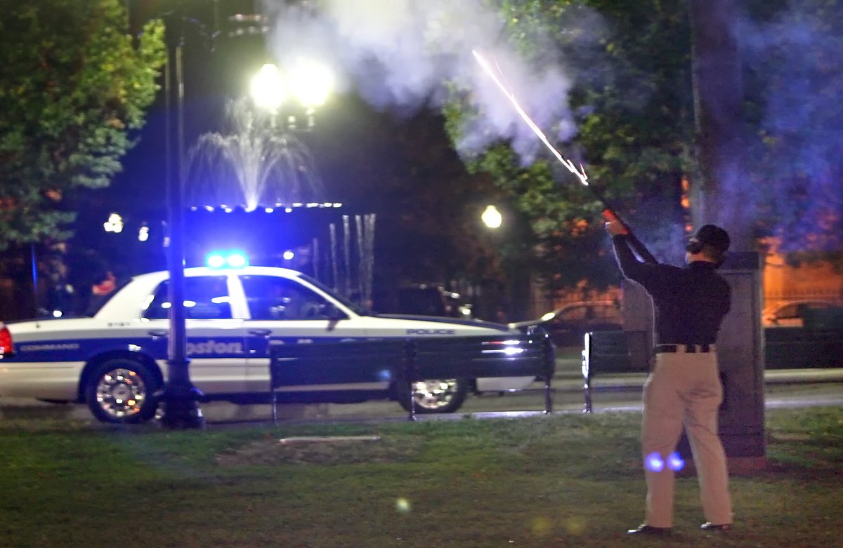 October 3, 2007, I photographed this Boston police officer as he shot blanks from a firearm testing the soon-to-be implemented Shotspotter technology. An interesting report from @EliNBCBoston on that technology 17 years later. --> nbcboston.com/on-air/as-seen…