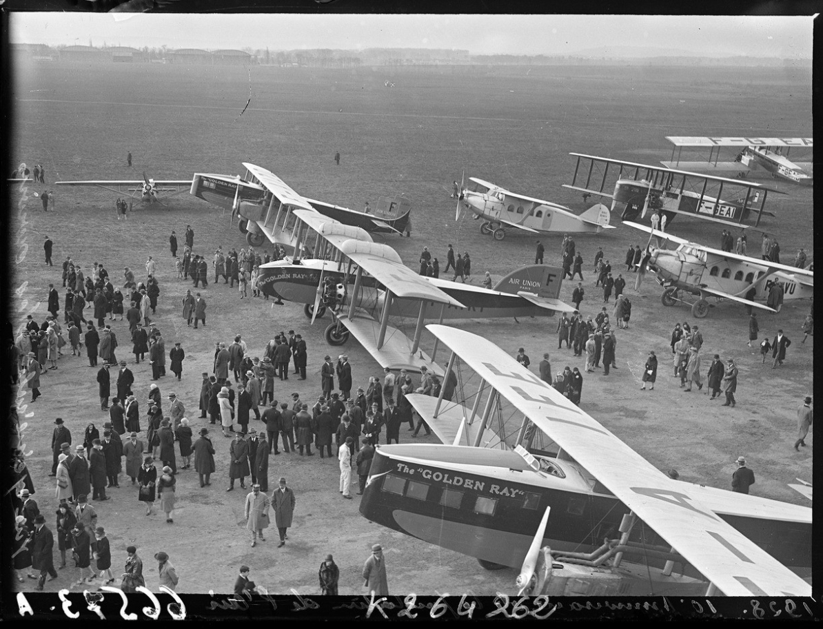The French airlines consolidated in January 1923, over a year before Imperial. Line-up of Air Union aircraft at Le Bourget in 1929 to celebrate the 10th anniversary of the London-Paris route. Leo 213, Bleriot 165, Breguet 280T, Goliaths. BnF Gallica ark:/12148/btv1b532415990