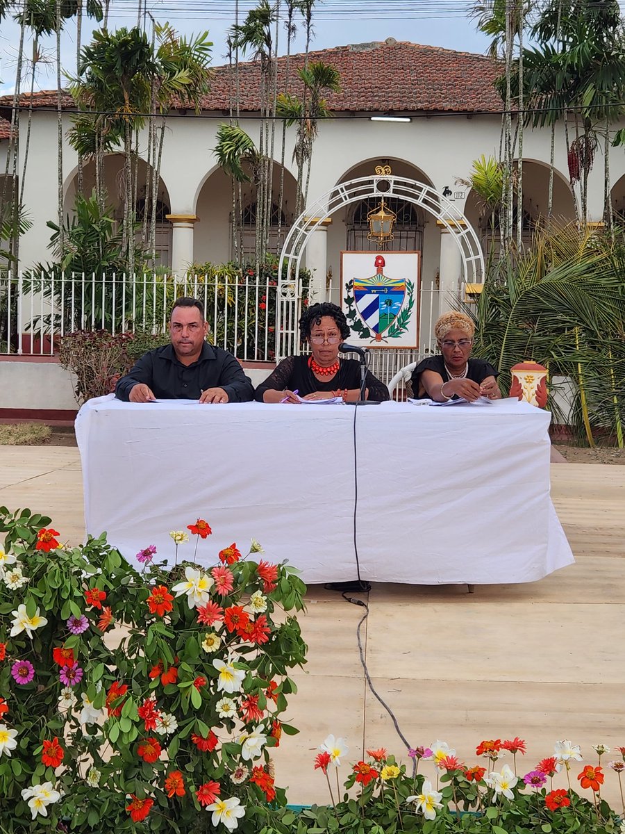 Intervine en sesión solemne de la Asamblea Municipal del #PoderPopular de #Guáimaro sobre el significado de la Constitución aprobada en esa ciudad el 10 de abril de 1869. Recordamos el 5to. aniversario de la proclamación de la Constitución de 2019. #CubaViveEnSuHistoria