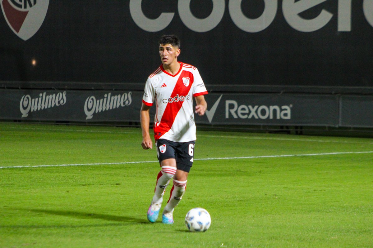 ⌚ 20' ST River 3 - Atlético Tucumán 0

#CopaProyección | #VamosRiver ⚪🔴⚪