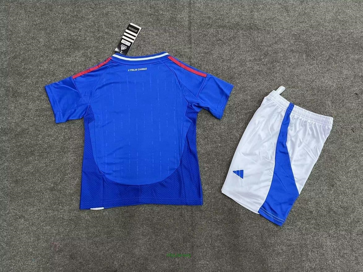 keranbin's tweet photo. ys #SoccerKits #ReplicaJerseys #FootballFashion #TeamJerseys #SportsApparel #JerseyCollection #AthleticWear #SoccerFans #FootballCulture #GameDayGear #SportsFashion #JerseyLove #SupportYourTeam #SoccerStyle #FutbolFashion #FootballSe https://t.co/at7Qh0pEdm