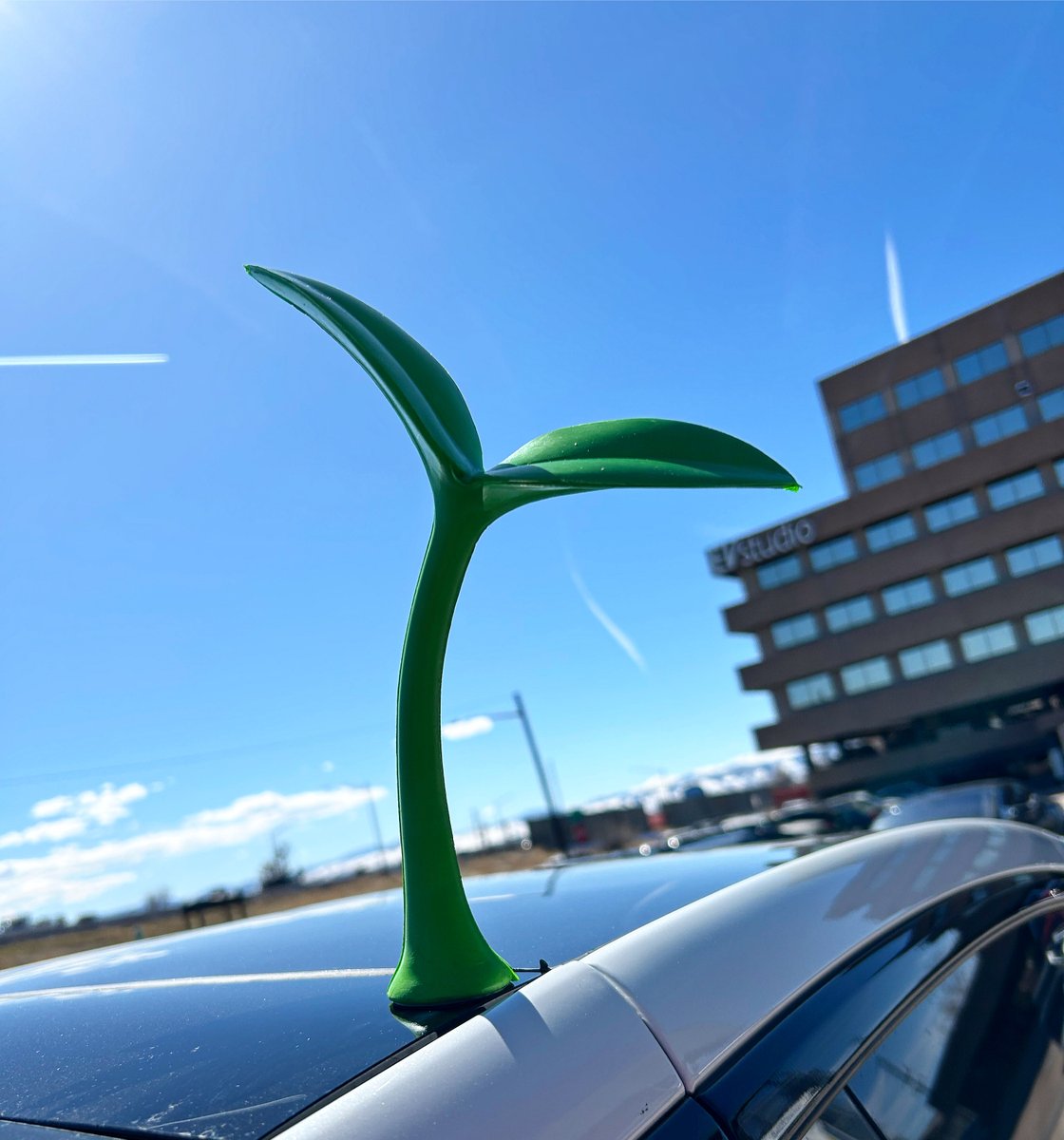 Your car needs to get sprouted!🚗🌱
Check out our friends at @thingsthatglow to pick one up.
ttg.co/product/car-sp…

#sproutme
#getsprouted
#beansprout