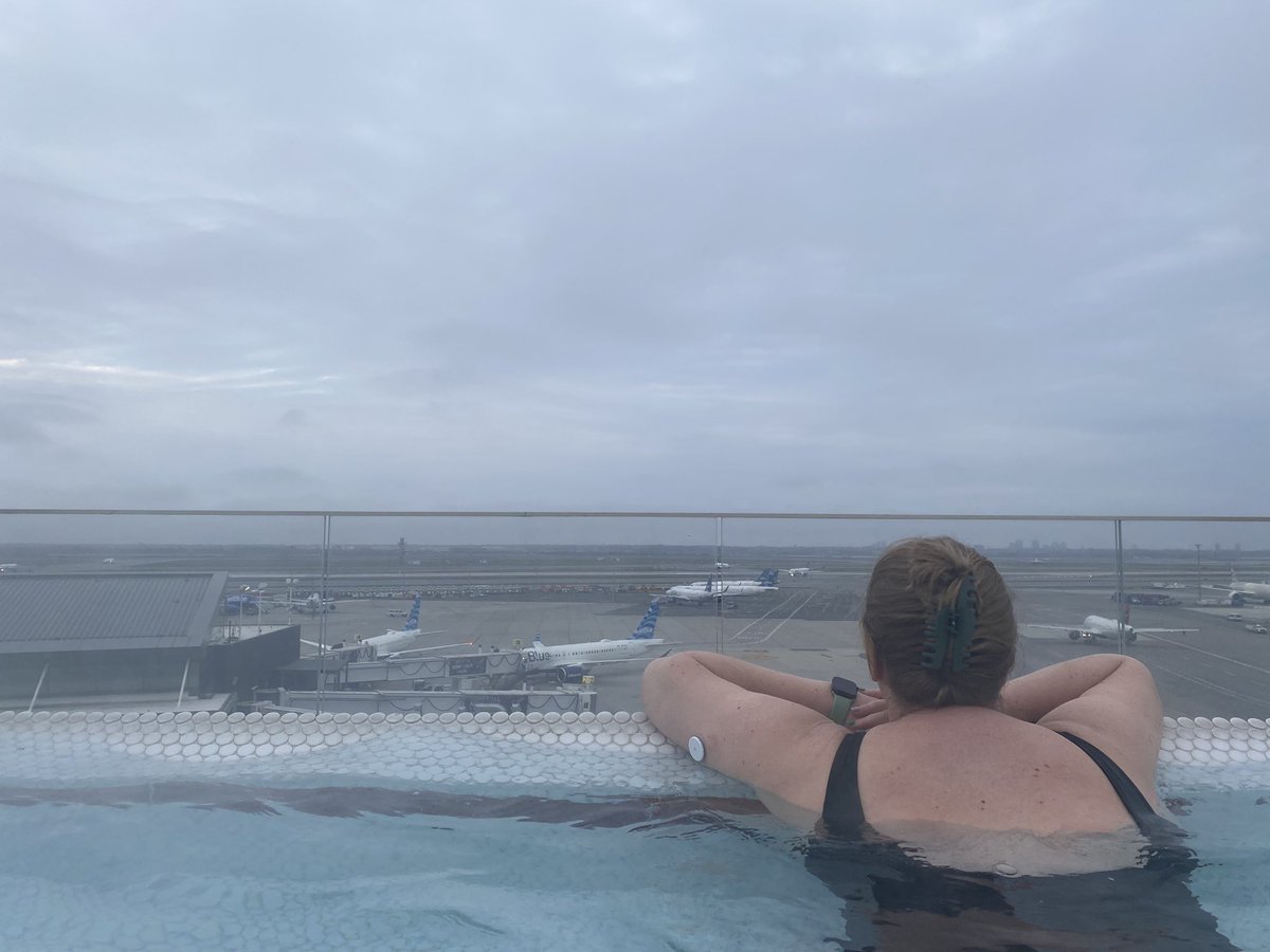 geog_on_teach's tweet image. Staying at the TWA Hotel at JFK is a bucket list ticked off! Seriously awesome!