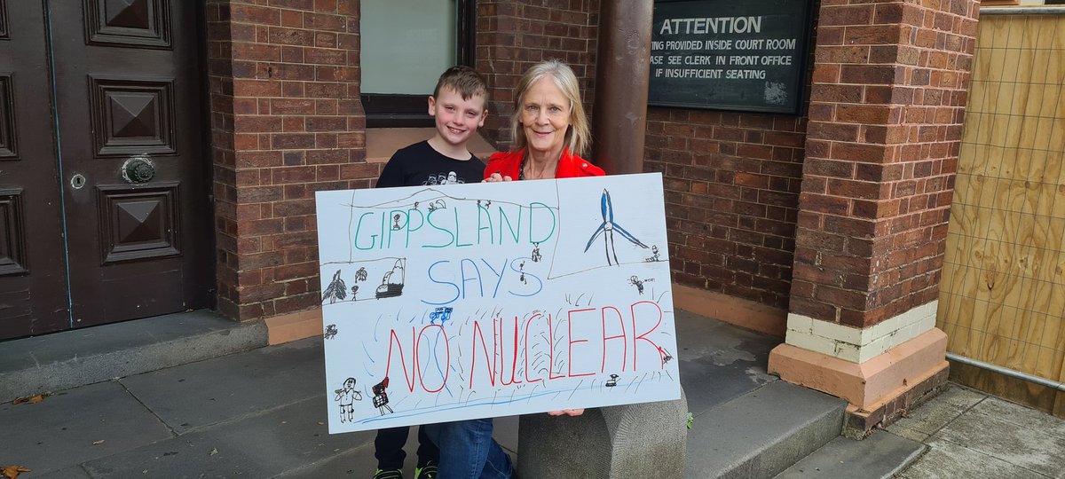 Gippsland says NO to NUCLEAR. #VoicesoftheValley @PeterDutton_MP at @DarrenChesterMP Traralgon Office, which was closed today. #nonuclear #news @Yes2Renewables