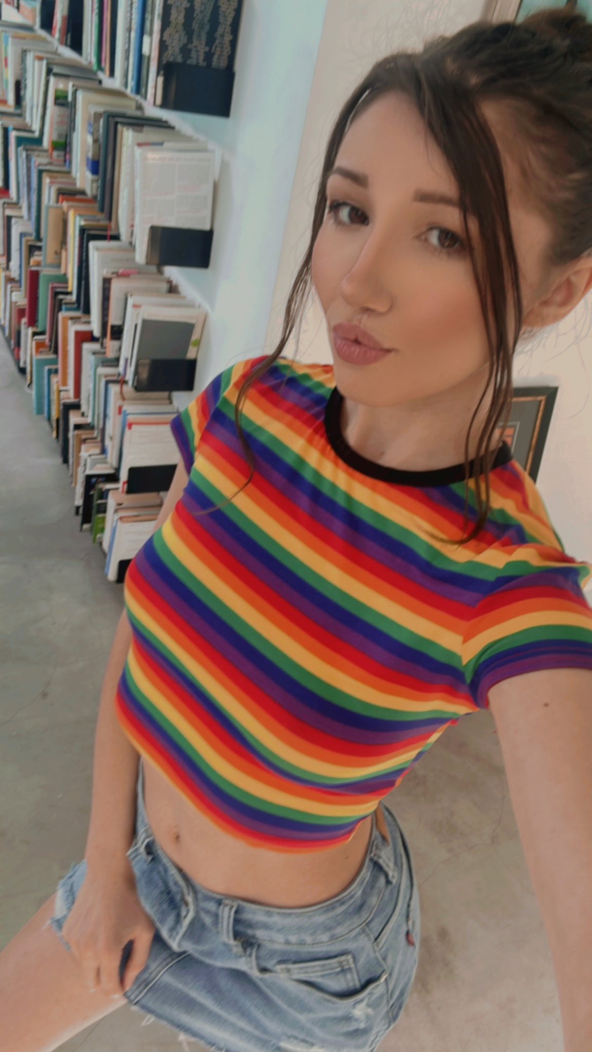 1 pic. 🌈🌈🌈 https://t.co/hYE8dpd9Ar