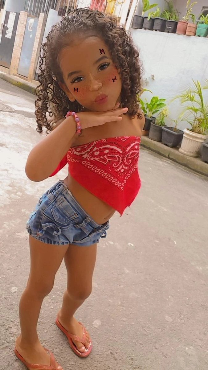 Sou completamente apaixonada nessa minha princesa😍😍😍😍