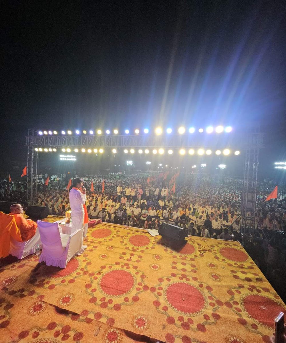 anilpatil_live2's tweet photo. कर्नाटक भालकी येथील सभेला जमलेला लाखोंचा जनसमुदाय....
#पाटील https://t.co/xeFsLxJKd0