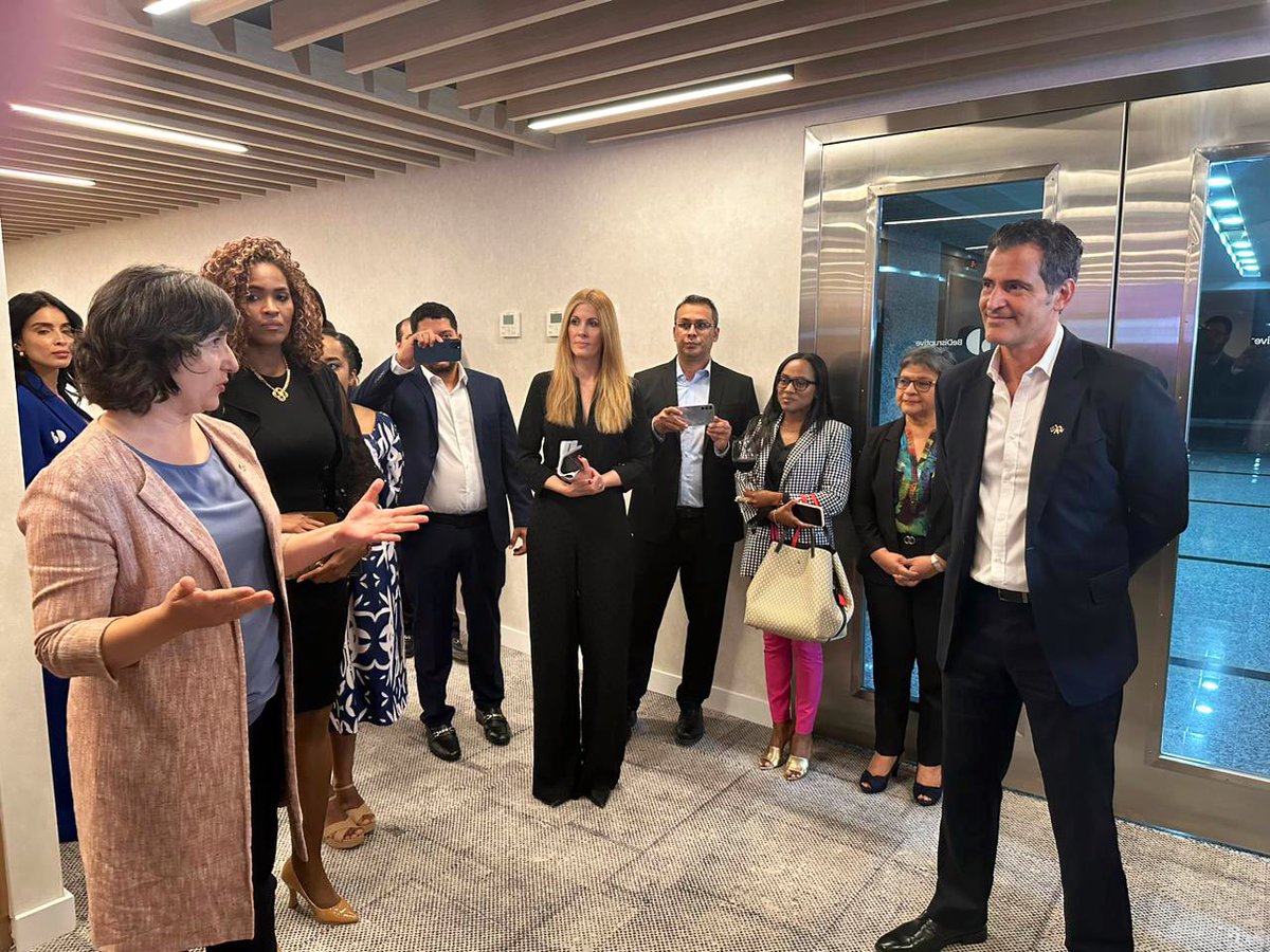 UECentroamerica's tweet photo. 📍 #Panama
Hoy se ha realizado la inauguración oficial del Centro de Operaciones en #Ciberseguridad, BeSOC en Ciudad Panamá, operado por la empresa europea de @BedisruptiveEs .
📍En este importante evento, la Embajadora de la @UEenPanama , Izabela Matusz, y el Embajador de España en Panamá, Guzmán Palacios, han tenido el honor de cortar la cinta inaugural. 🎉🎊
Esta iniciativa se alinea con el propósito de @numugroup_ -BeDisruptive de crear un Centro Regional de Excelencia en Ciberseguridad (CREC) para la región de #Latinoamérica y #ElCaribe, cuyas próximas operaciones van a tener lugar también en #ElSalvador, en esta ocasión, con el apoyo financiero de la #UE a través de la Secretaría de Innovación de la República de El Salvador. 🌐💼
Centroamérica y la Unión Europea, socios transformando futuros. 🤝🌟
#GlobalGateway #Ciberseguridad #Tecnología #CooperaciónInternacional #UEenCA