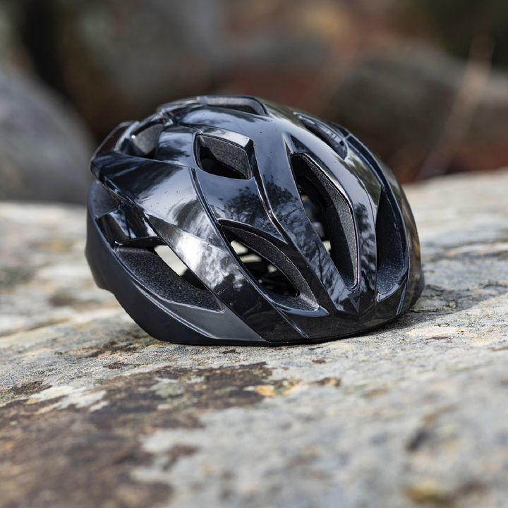 On the all-new Rev Elite, this helmet has 18 aerodynamically engineered ventilation channels that draw cooling airflow in, allowing heat to escape. 💨

Learn more → brnw.ch/21wIHK0

#CoolComfortableCertified #RideUnleashed
.
.
.
.
#cycling #helmet #bicycle #roadbikes