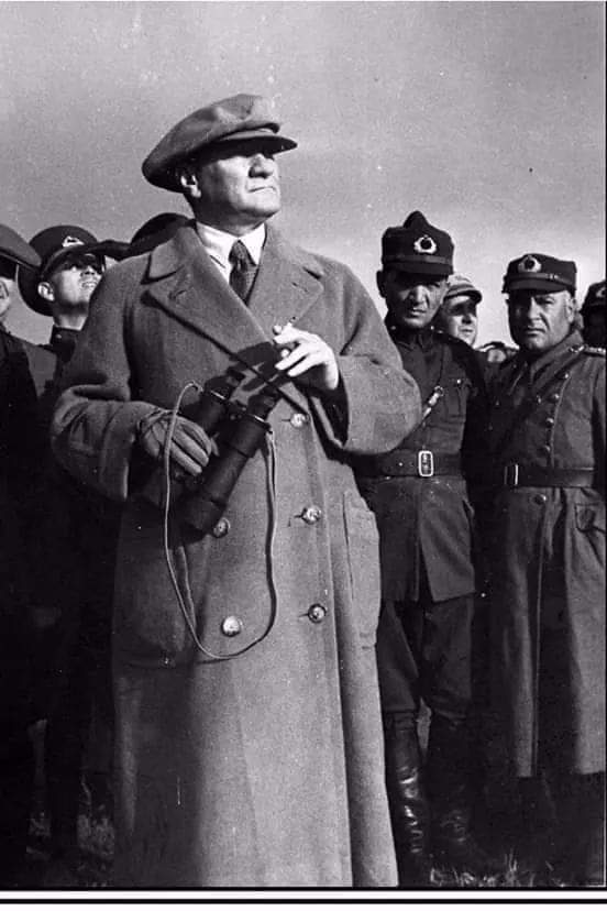 KARİZMANIN VÜCUT BULMUŞ HALİ..
CANIM ATAM 💖💖💖 HUZUR BULDUĞUM GÜNE SENİNLE BAŞLAMAK PAHA BİÇİLMEZ..

GÜNAYDİN DOSTLAR 💙

#günaydin #erkencitayfa #pesetmekyok #Atatürk 🇹🇷