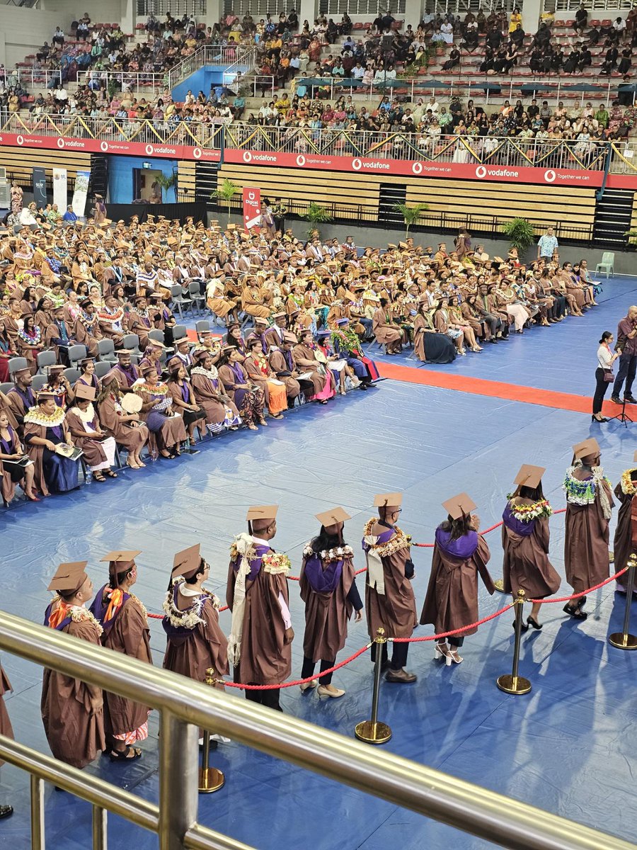 Congratulations to current and former Ministry staff as they graduated in their different scope of studies today from the USP ! We're incredibly proud of your hard work and dedication for your achievements. Well done 🎓🎈👏 #USPGraduation2024 #USPLaucalaCampus #MLMR