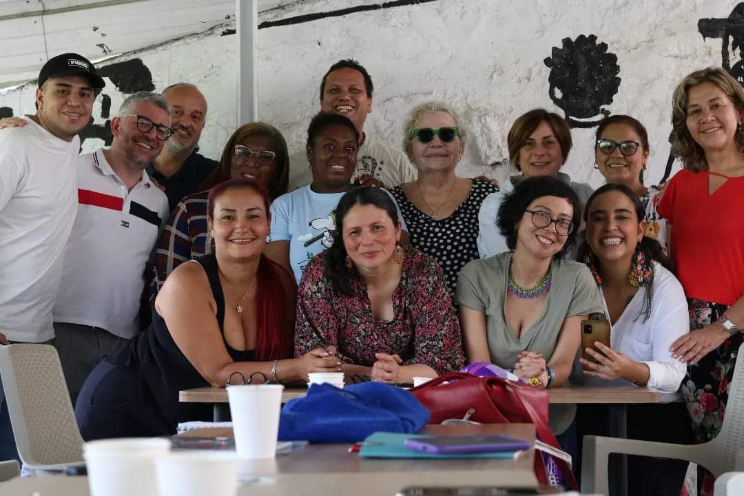 Red_LaColcha's tweet photo. Hoy nos encontramos entre organizaciones colombianas e italianas para soñar y co-inspirar alianzas. https://t.co/fzJ6xacRqx