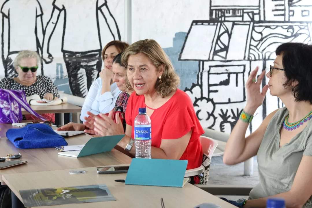 Red_LaColcha's tweet photo. Hoy nos encontramos entre organizaciones colombianas e italianas para soñar y co-inspirar alianzas. https://t.co/fzJ6xacRqx
