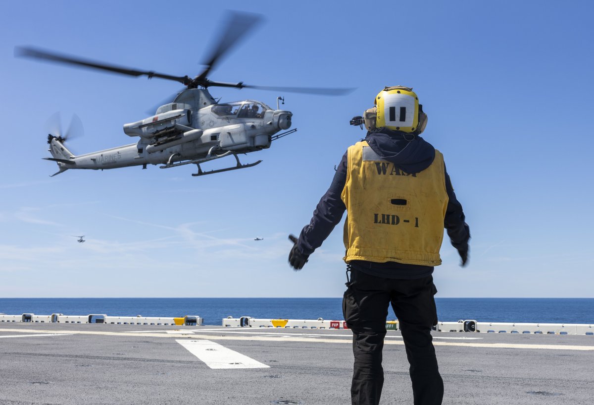 Clear for takeoff! Sailors assigned to @USSWaspLHD1 take to the flight deck for flight operations in the Atlantic Ocean. The Wasp Amphibious Ready Group-24th Marine Expeditionary Unit is currently training and operating in U.S. 2nd Fleet’s area of operation.