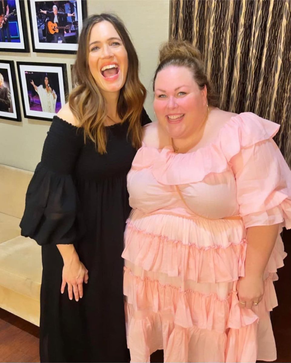 ChrissyMetz's tweet photo. Mandy, the love and grace you pour out into the world is nothing short of awe-inspiring. Happy birthday to you, my sweet friend 🎉 I love you! 🩷🌼 @TheMandyMoore https://t.co/cQg2oAwvyW